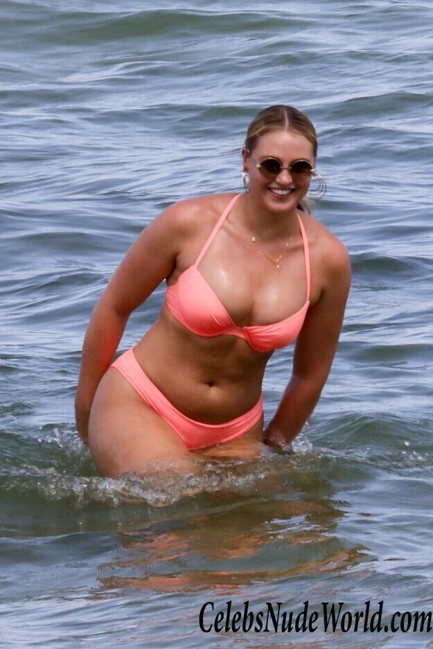Iskra Lawrence Sexy 92839