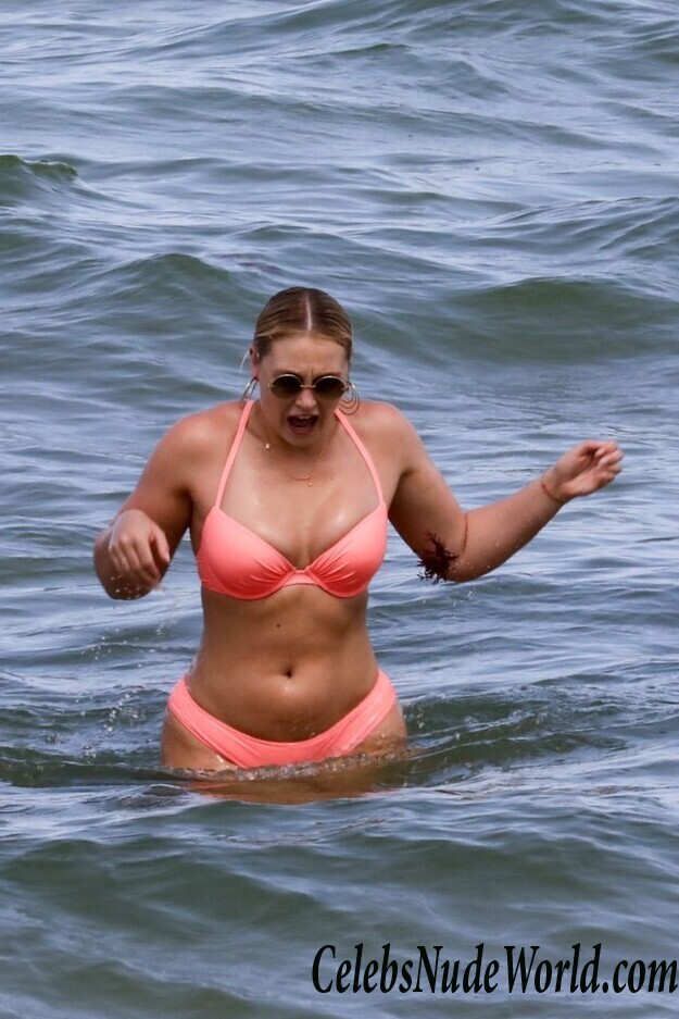 Iskra Lawrence Sexy 92842