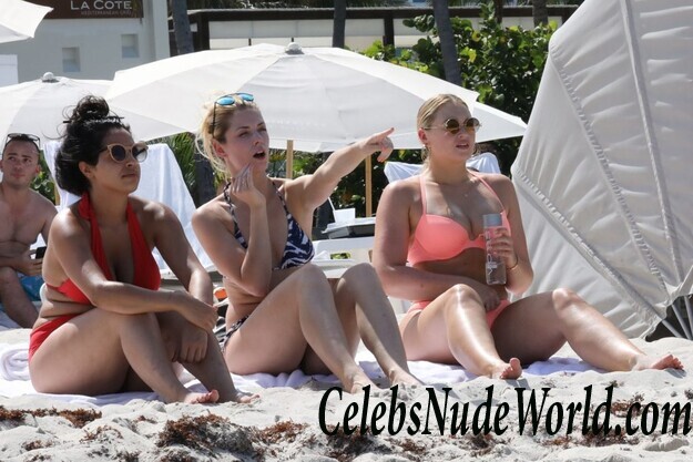 Iskra Lawrence Sexy 92844