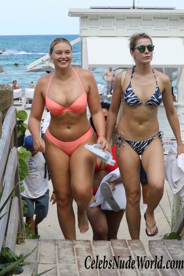 Iskra Lawrence Sexy 92851