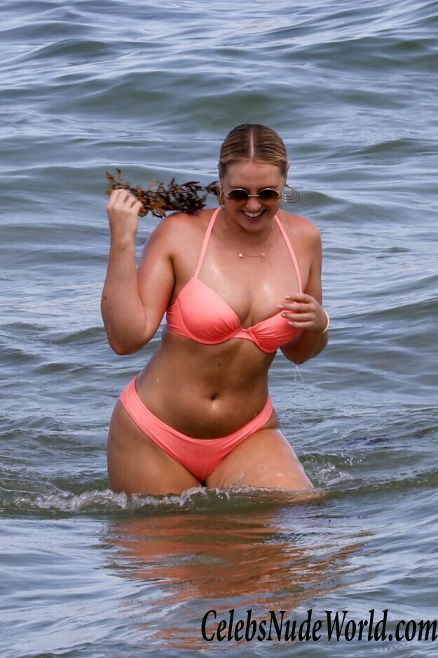 Iskra Lawrence Sexy 92855