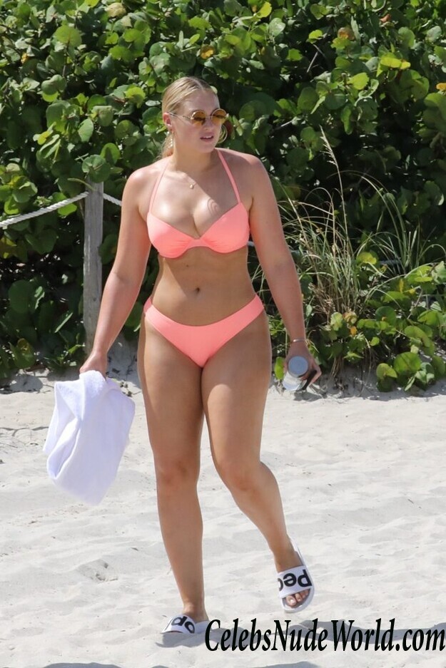 Iskra Lawrence Sexy 92859