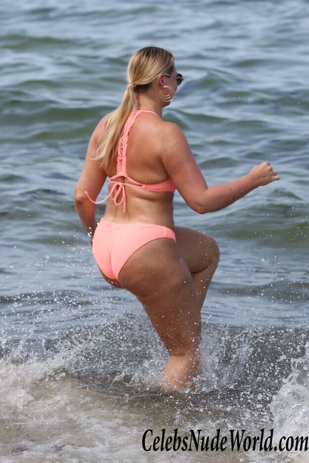 Iskra Lawrence Sexy 92879