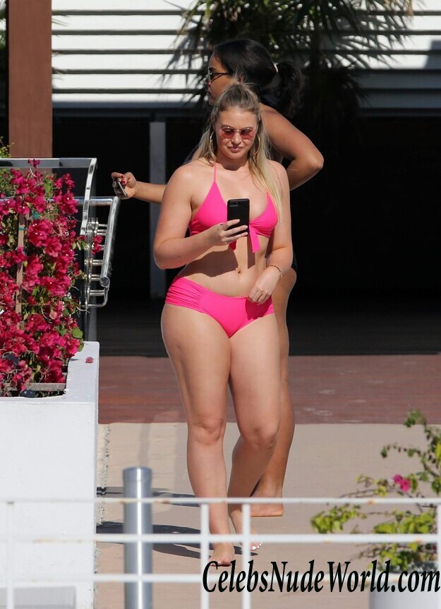Iskra Lawrence Sexy 92907
