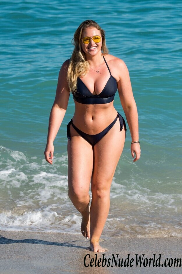 Iskra Lawrence Sexy 92948