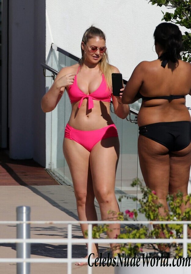 Iskra Lawrence Sexy 92949