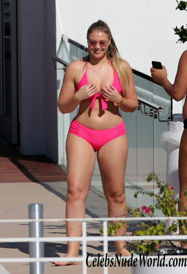 Iskra Lawrence Sexy 92953