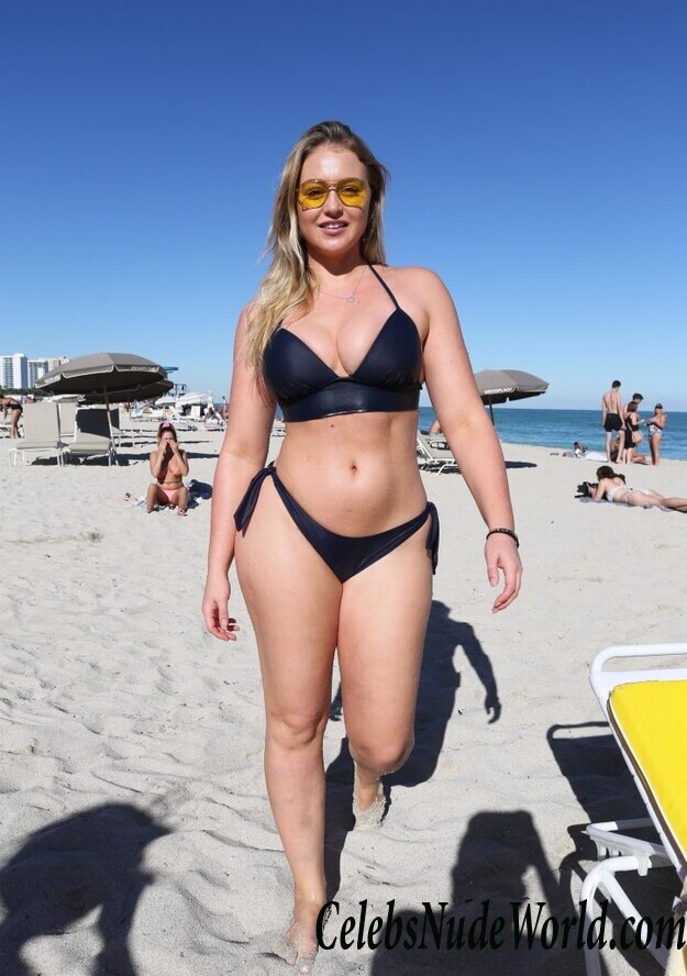 Iskra Lawrence Sexy 92960