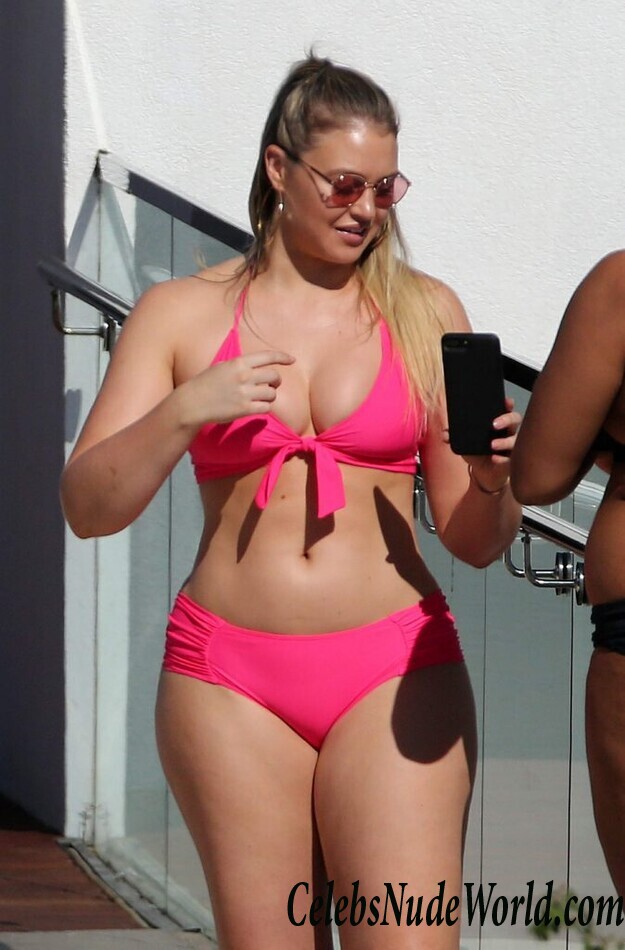 Iskra Lawrence Sexy 92980