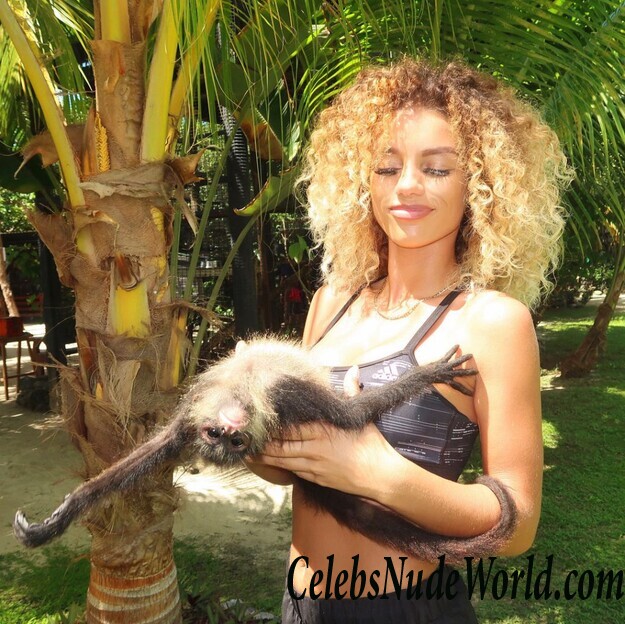 Jena Frumes Hot 93210