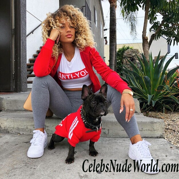 Jena Frumes Hot 93211