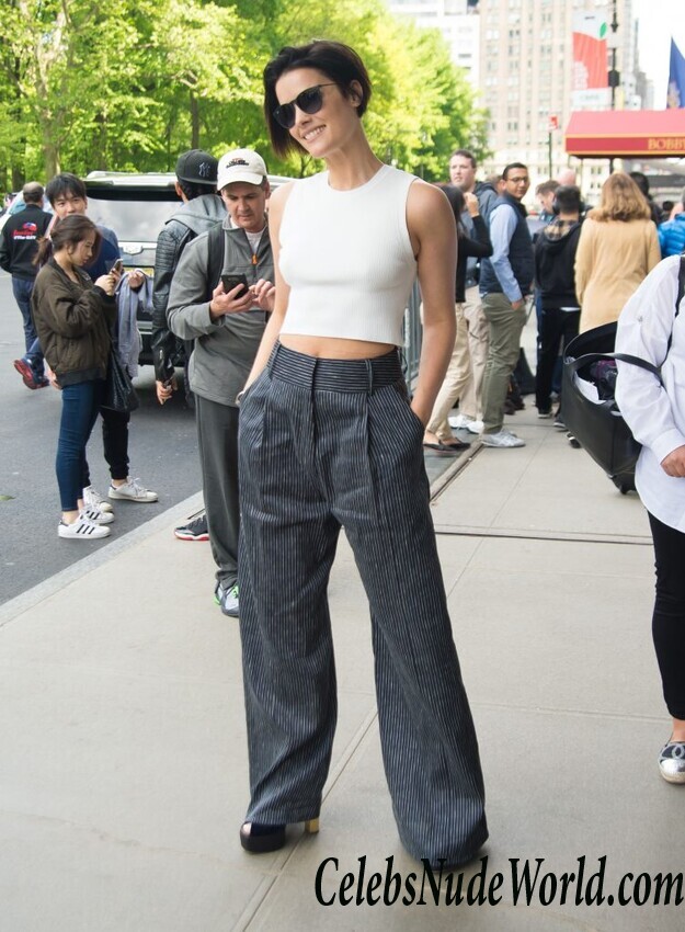 Jaimie Alexander: Awful Pants, Awesome Top 93339