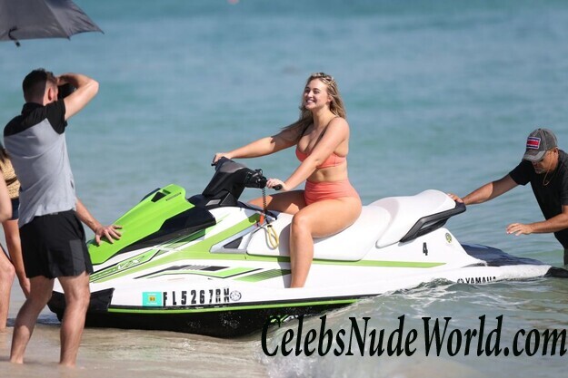 Iskra Lawrence Bikini 93511