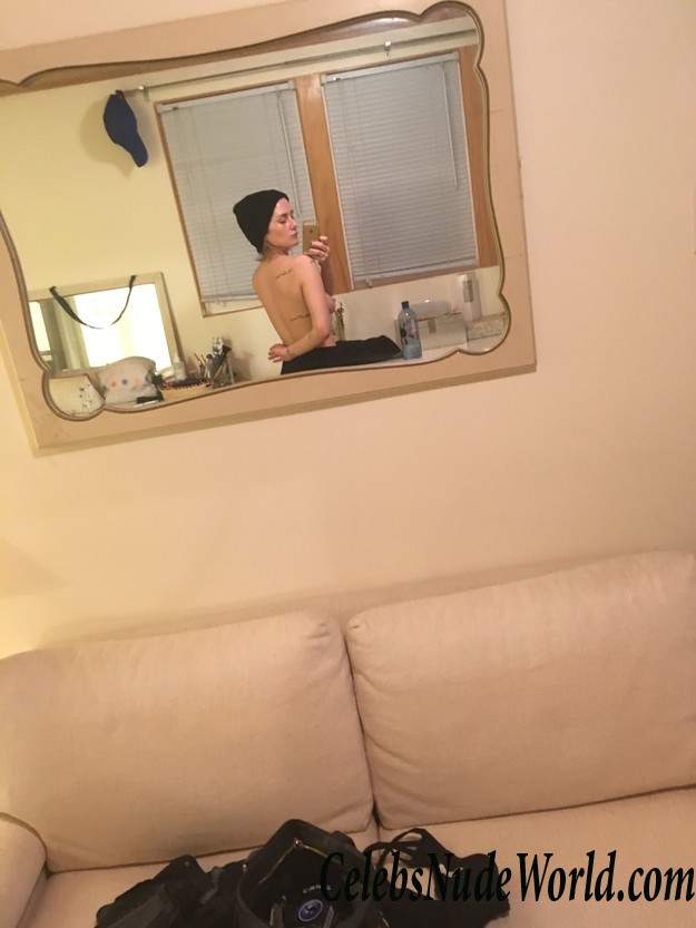 Addison Timlin LEAKS  9360