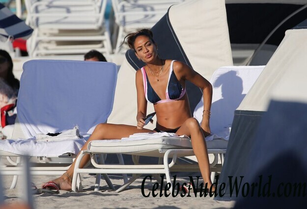 Joan Smalls Bikini 93700