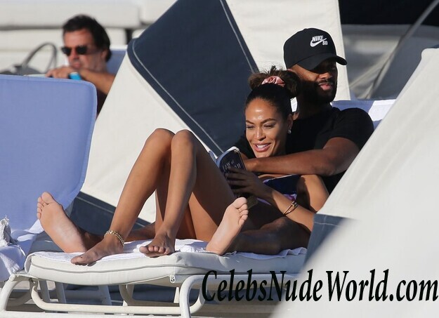 Joan Smalls Bikini 93703