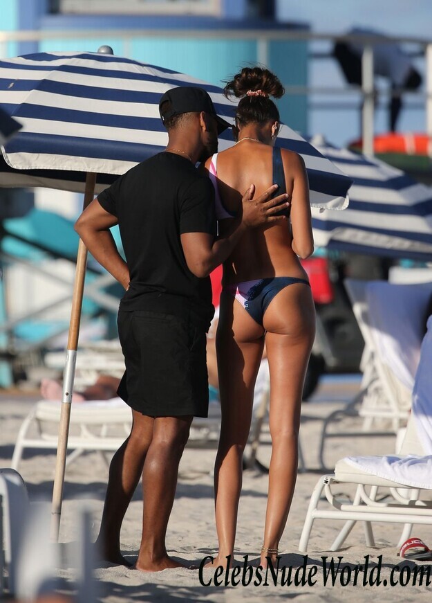 Joan Smalls Bikini 93705