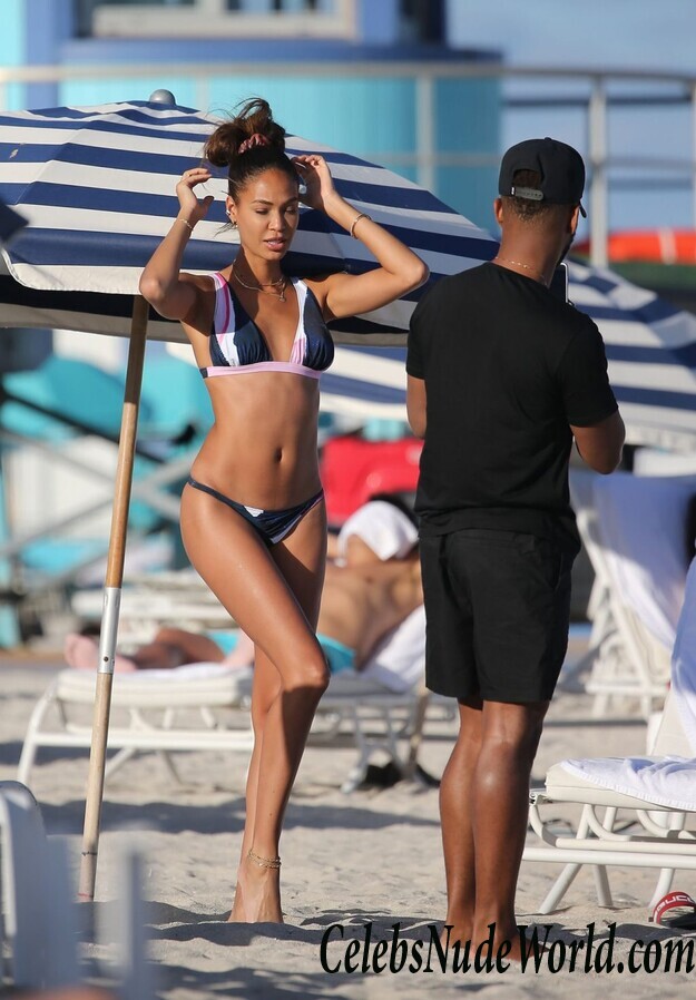 Joan Smalls Bikini 93708