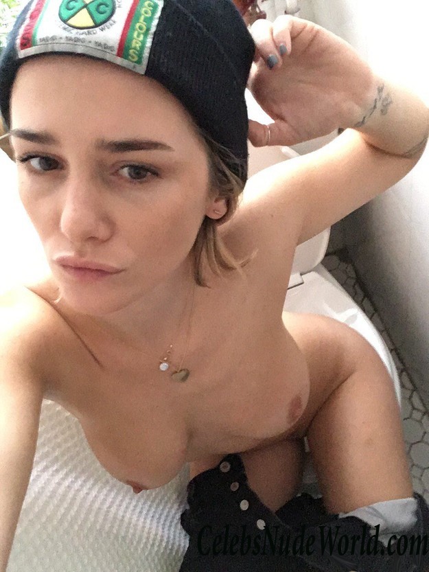 Addison Timlin LEAKS  9384