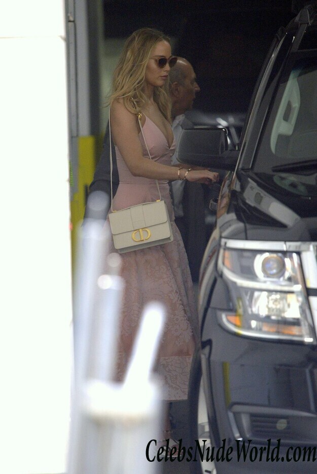 Jennifer Lawrence Cleavage 94181