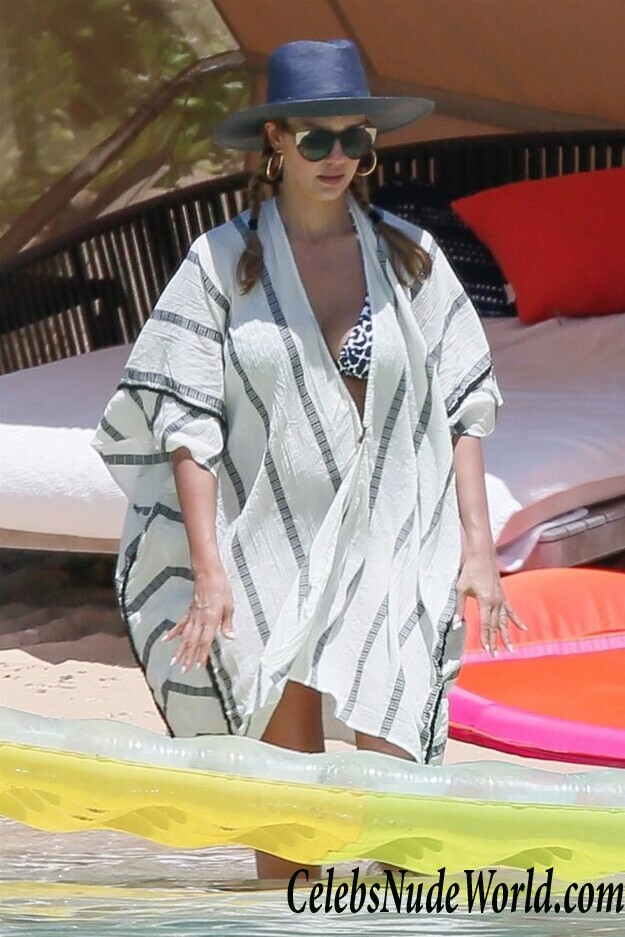 Jessica Alba Bikini 94916