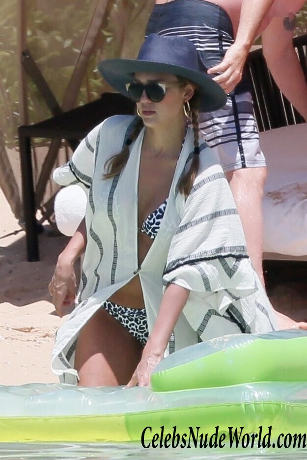 Jessica Alba Bikini 94919