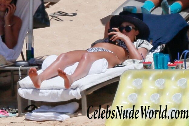 Jessica Alba Bikini 94930