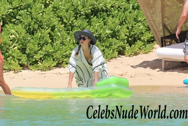 Jessica Alba Bikini 94941
