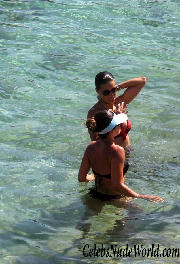 Sexy Photos of Adriana Lima  9543