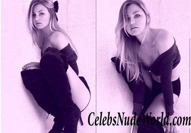 Jennifer Akerman Nude 95667