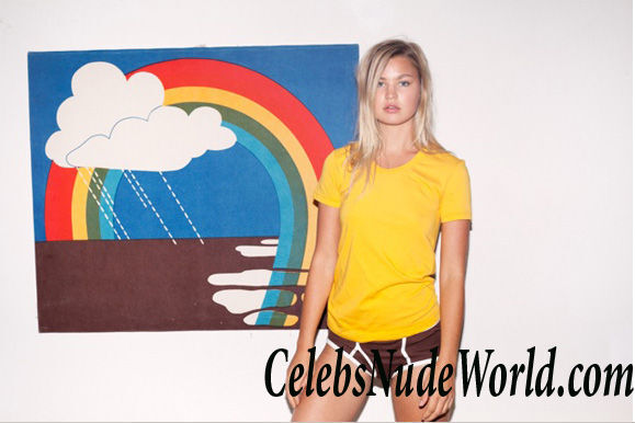 Jennifer Akerman Nude 95710