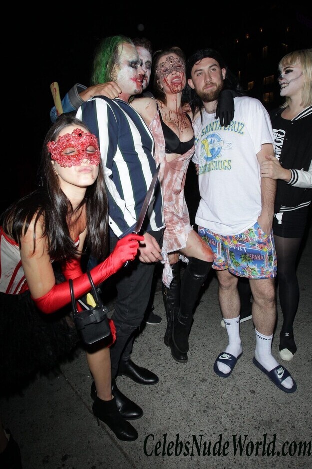 Ireland Baldwin Hot 95987