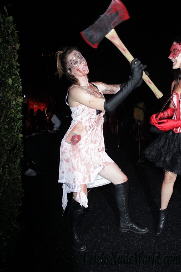 Ireland Baldwin Hot 96002