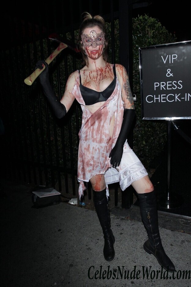 Ireland Baldwin Hot 96005