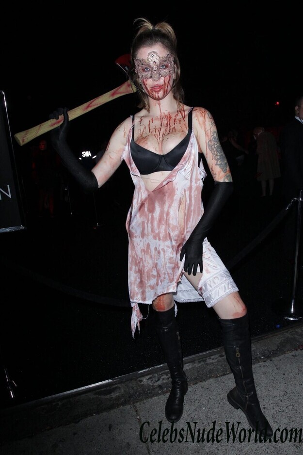 Ireland Baldwin Hot 96006