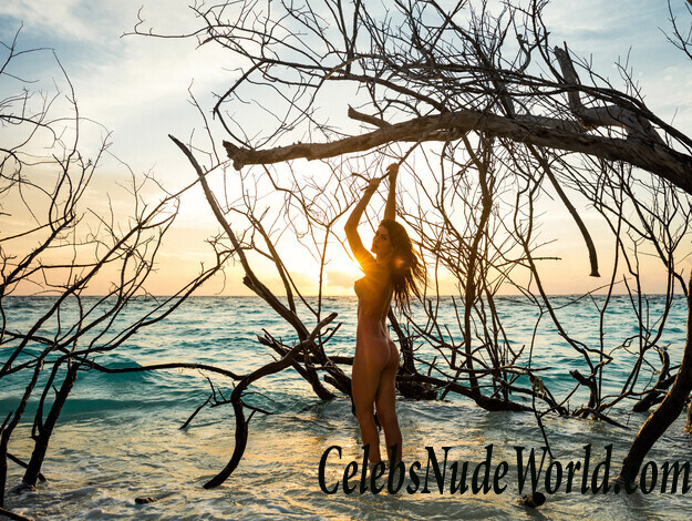 Isabeli Fontana Nude 96151