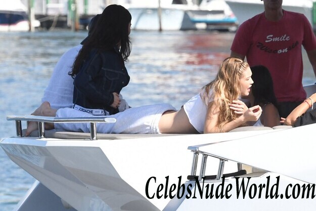 Gigi Hadid Bikini 96273