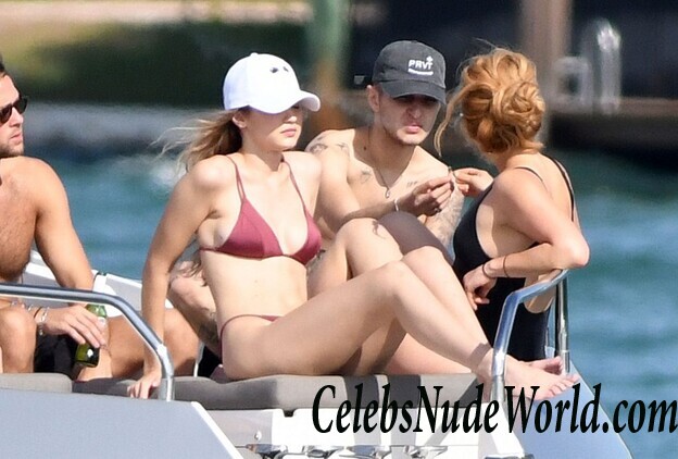 Gigi Hadid Bikini 96306