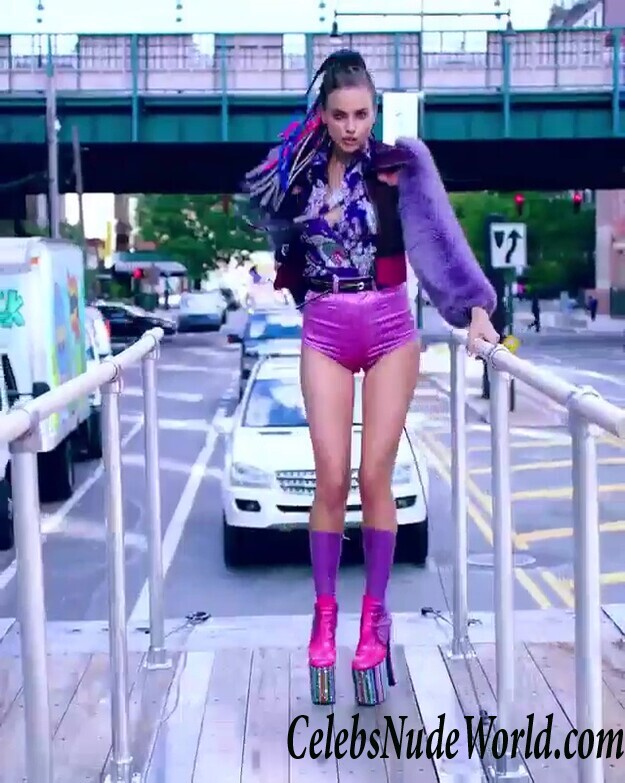 Irina Shayk Sexy Photos 96355