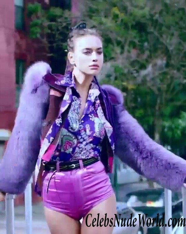 Irina Shayk Sexy Photos 96359