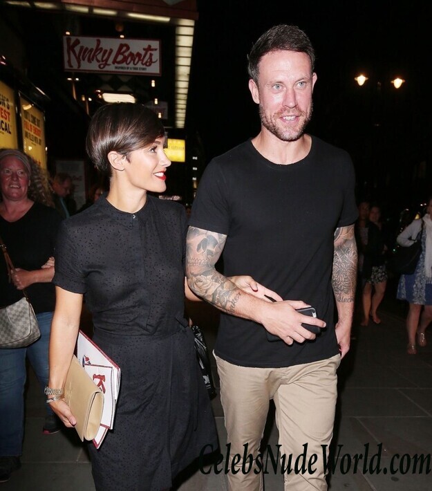 Frankie Bridge Braless 96614