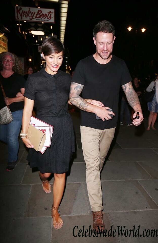 Frankie Bridge Braless 96620