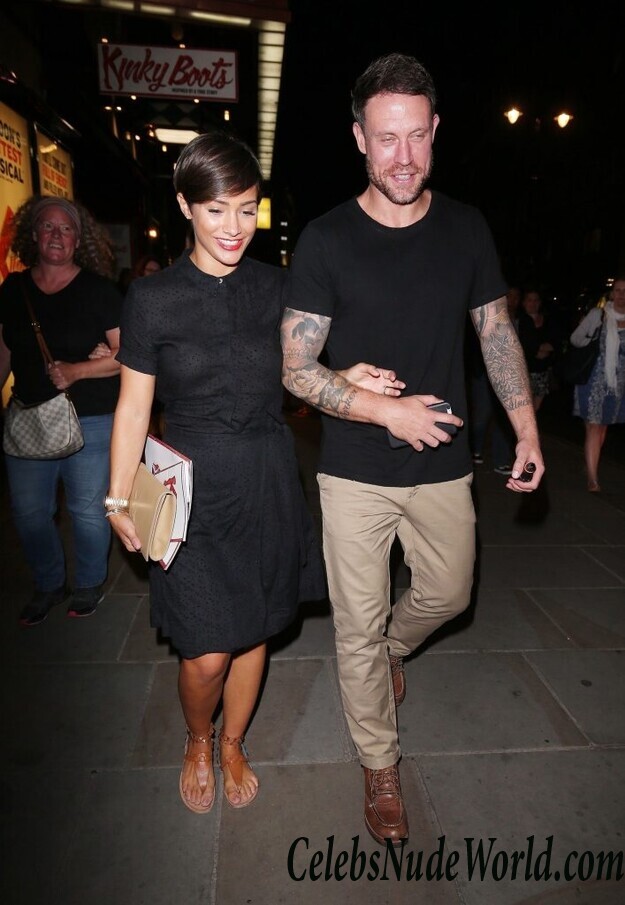 Frankie Bridge Braless 96623