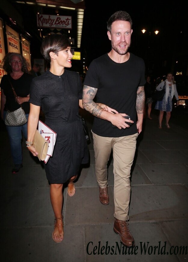 Frankie Bridge Braless 96629