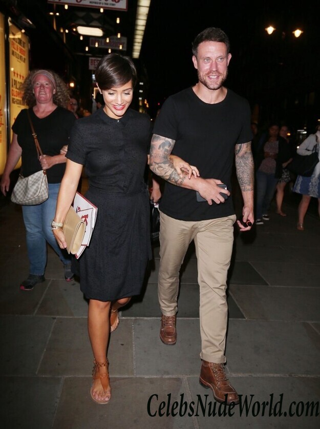 Frankie Bridge Braless 96632