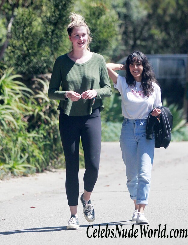 Ireland Baldwin Braless 96774