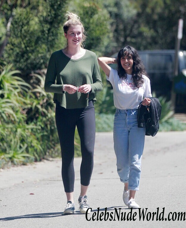 Ireland Baldwin Braless 96776