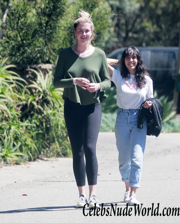 Ireland Baldwin Braless 96783