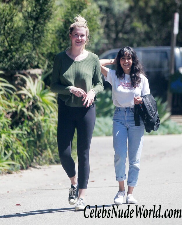 Ireland Baldwin Braless 96786