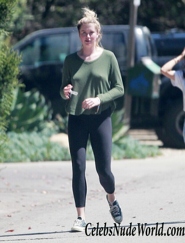 Ireland Baldwin Braless 96793